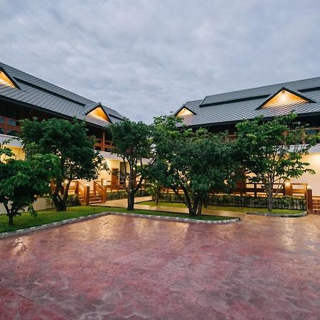 Huen Him Kong Hotel Phrae Exterior foto