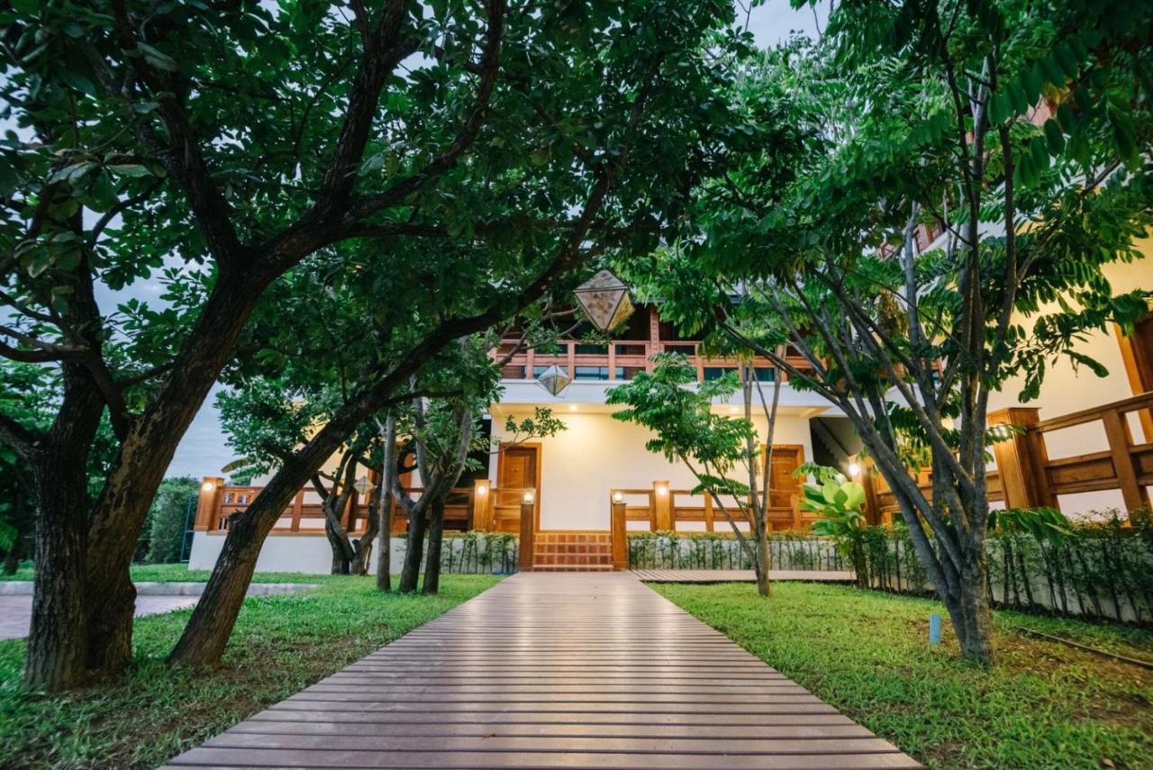 Huen Him Kong Hotel Phrae Exterior foto