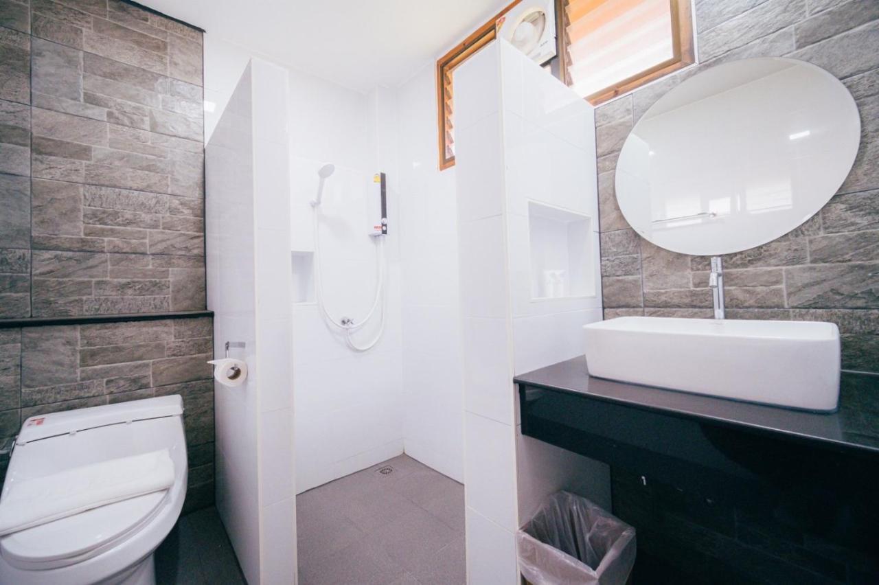 Huen Him Kong Hotel Phrae Exterior foto